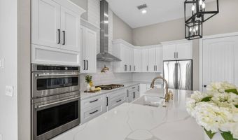 614 Pinckney Dr, Apollo Beach, FL 33572