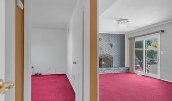 19 Spruce St, Beachwood, NJ 08722