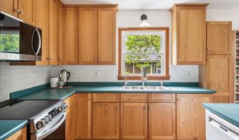 213 Pleasant Ave, Burlington, VT 05408