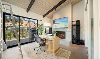 2522 Zorada Dr, Los Angeles, CA 90046
