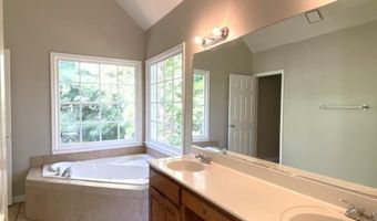 612 Braidwood Dr NW, Acworth, GA 30101