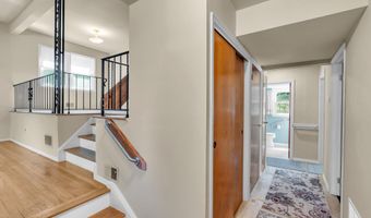 4 Michele Dr, Middletown, NJ 07748