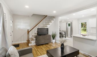 16 Deepwood Dr, Cheshire, CT 06410