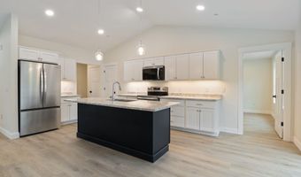 1508 Foxes Ridge Rd, Acton, ME 04001