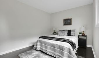 3832 Laguna Dr, Columbus, OH 43232