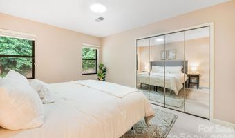 2604 Vineyard Blvd, Asheville, NC 28805