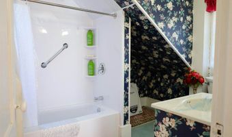42 Thirteenth St, Bangor, ME 04401