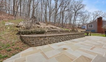 3 Mary Ann Dr, Danbury, CT 06811