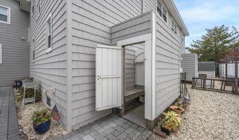 1610 S BAY Ave 3, Beach Haven, NJ 08008
