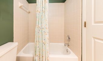 2434 Mulberry Ct, Ann Arbor, MI 48104