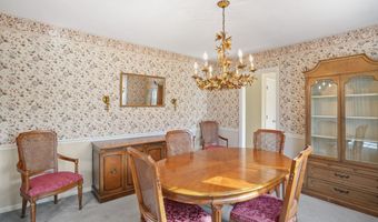10 Tanglewood Dr, Danbury, CT 06811