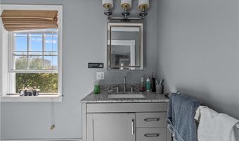12 Callender Ave 2, Newport, RI 02840