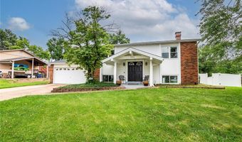 366 Sorrento Dr, Ballwin, MO 63021