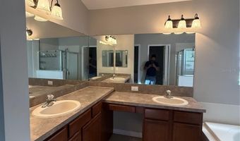 7024 MONARCH PARK Dr, Apollo Beach, FL 33572