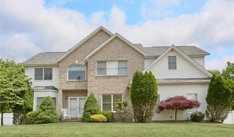6 Margo Ct, Airmont, NY 10901