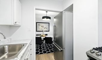 828 S HIGHLAND St, Arlington, VA 22204