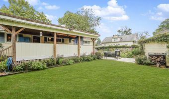 216 Main St, Middletown, NJ 07748