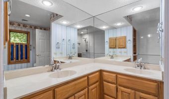 30 Kensington Dr, Bella Vista, AR 72715