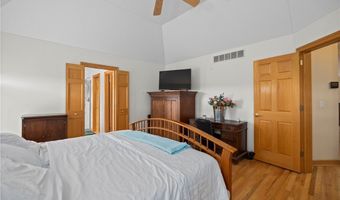 12488 Baumhart Rd, Amherst, OH 44001