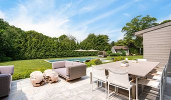 228 Town Ln, Amagansett, NY 11930