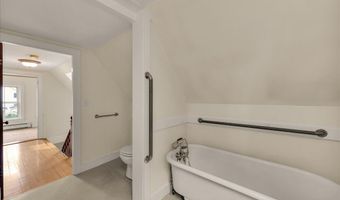 92 Cedar St, Belfast, ME 04915