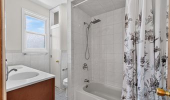 25 W 15TH St #5, Bayonne, NJ 07002