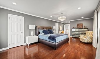 2 Independence Dr, Aberdeen, NJ 07747