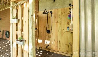 1009 Larkspur Trl, Banner Elk, NC 28604