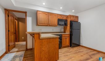 2413 E Trevino Ln, Brandon, SD 57005