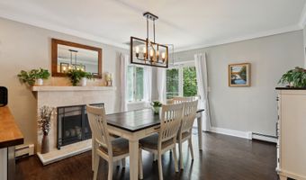 52 Berkshire Dr, Brookfield, CT 06804