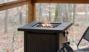 10510 Deer Dr, Birdseye, IN 47513