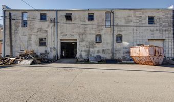 23 W Olive St, Aurora, MO 65605