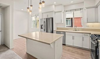 225 Royal Gln 408, Escondido, CA 92025