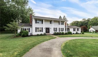 9 Plantation Dr, Cumberland, RI 02864