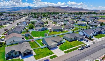 1561 Petersburg Dr, Chubbuck, ID 83202