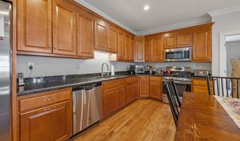 28 Brookview Cir 28, Bristol, CT 06010