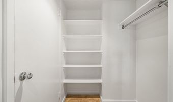 1016 WAYNE St 1007, Arlington, VA 22204
