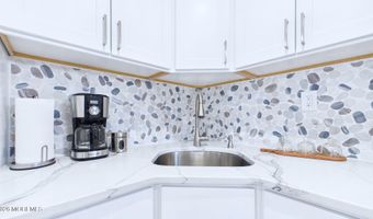 4 N Brighton Ave, Atlantic City, NJ 08401