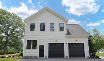 2 Bluemead Farm Ln, Barrington, RI 02806