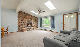 605 N Scenic Dr, Albrightsville, PA 18210