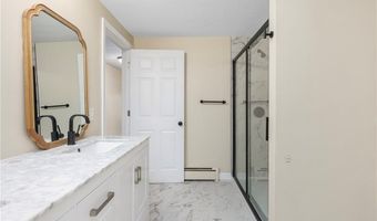 10 Abbott Valley View Dr, Cumberland, RI 02864