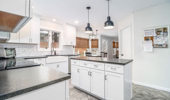 5 A Big Buck Ln, Brookfield, CT 06804