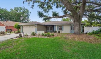 222 LAKEVIEW Dr, Auburndale, FL 33823