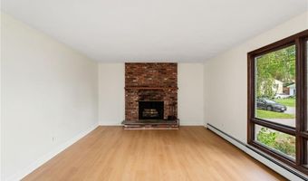 35 Bow Run, Narragansett, RI 02874