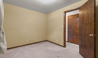 630 W CAPITOL Dr, Appleton, WI 54911