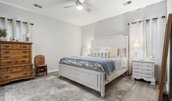 129 CAMBRIDGE POINTE Dr, Alabaster, AL 35007