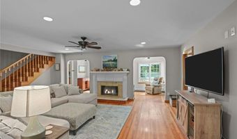 151 Old Jenckes Hill Rd, Lincoln, RI 02865