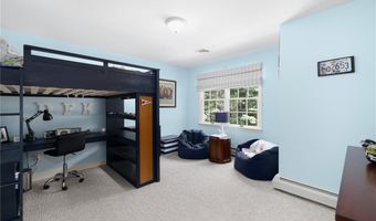 4 Brookfield Ct, East Greenwich, RI 02818