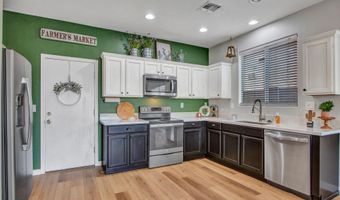 1806 W TWAIN Dr, Anthem, AZ 85086