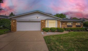 1410 W Lexington Dr, Arlington Heights, IL 60004